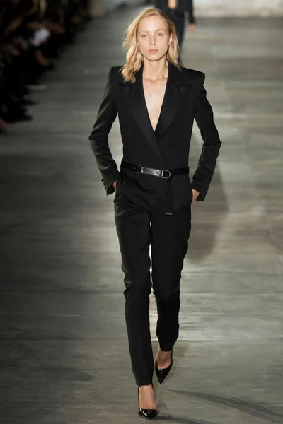 Look 22